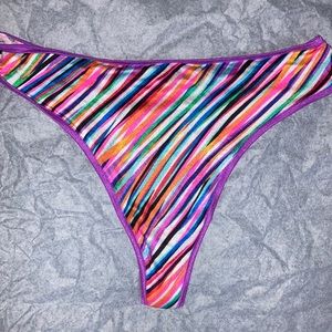 VS silky thong large.